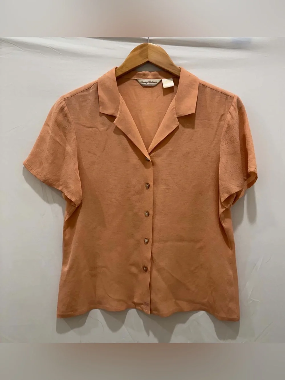 Vintage Tommy Bahama Women's 90s Y2K Peach Short-Sleeve Button Down Shirt M